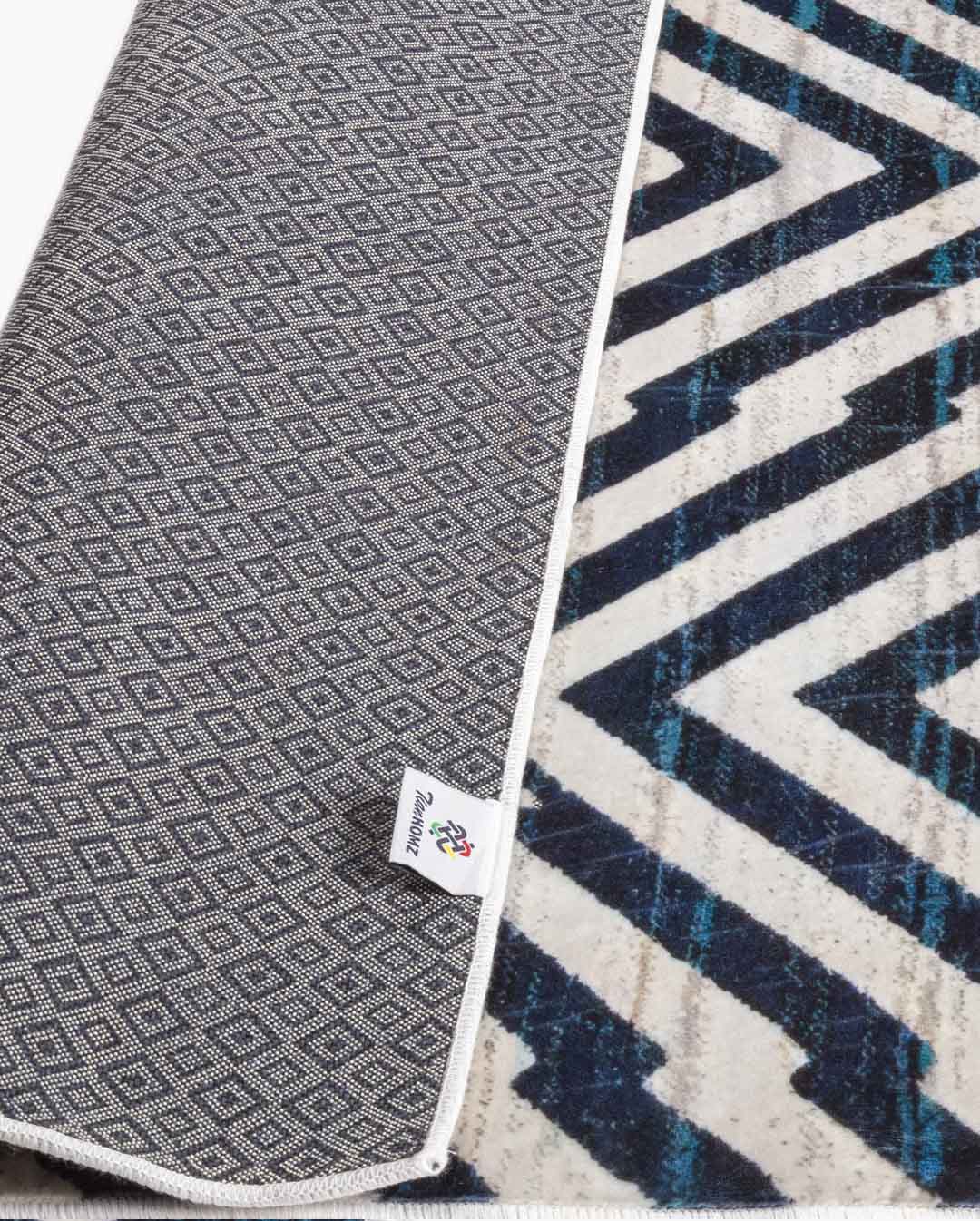 Shaza modern beige and dark lines soft carpet