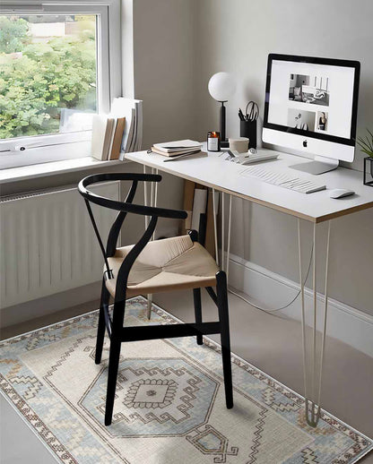 Grüner, farbenfroher, weicher und glänzender Vintage-Teppich 