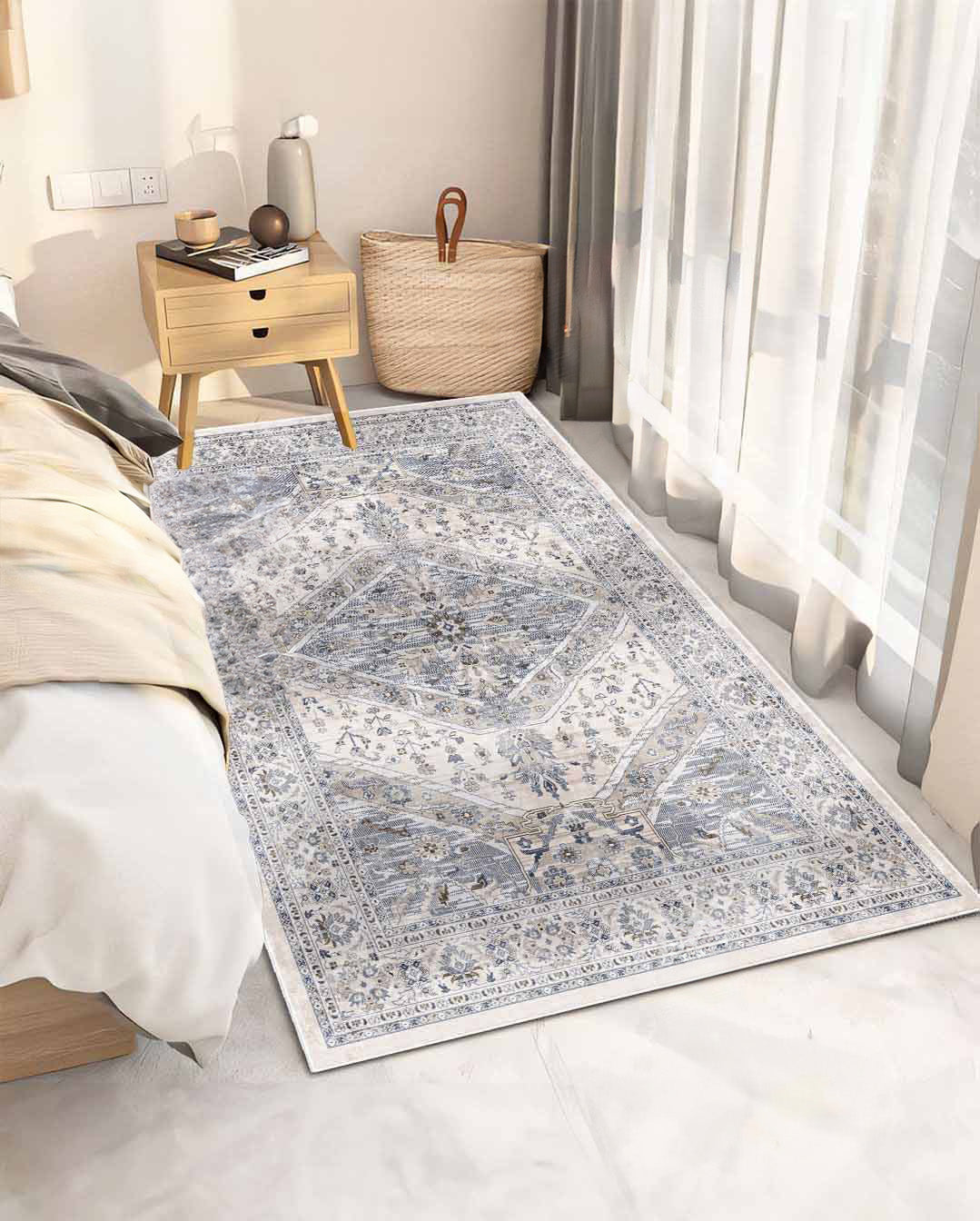 Weicher und glänzender Perserteppich Amanda im Vintage-Stil 