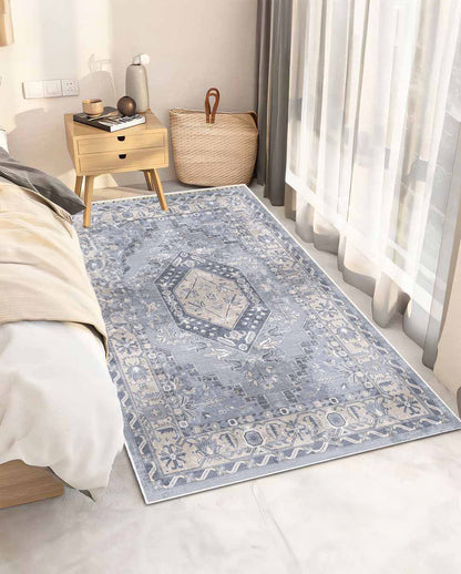 Weicher und glänzender Perserteppich von Koka 