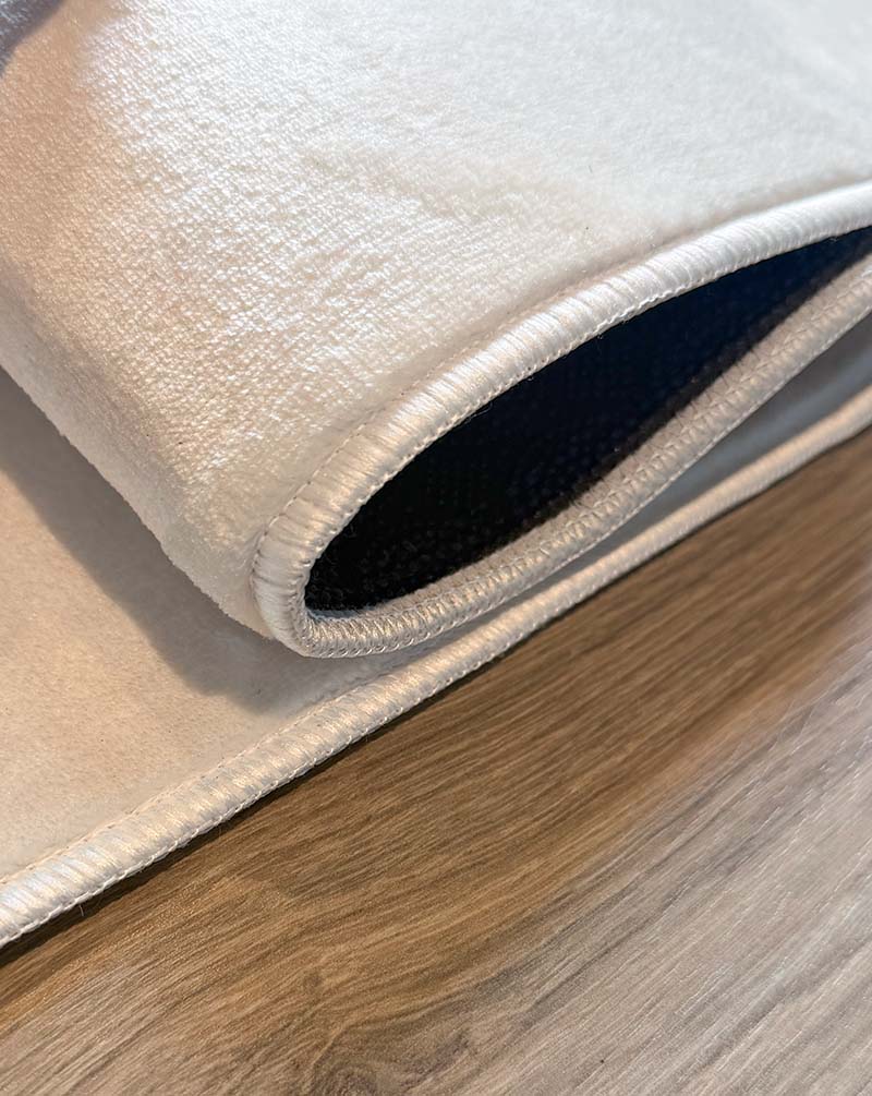Yara schlichter, moderner, weicher und glänzender Teppich in Beige 