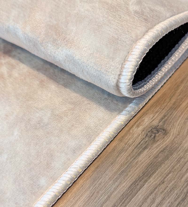 Yara schlichter, moderner, weicher und glänzender Teppich in Beige 